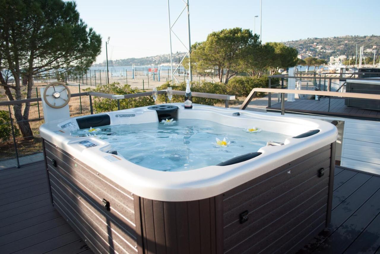 ポルトローシュ Floating House Blue Moonヴィラ エクステリア 写真