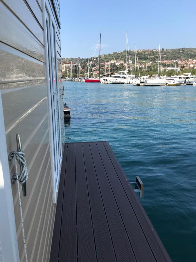 ポルトローシュ Floating House Blue Moonヴィラ エクステリア 写真