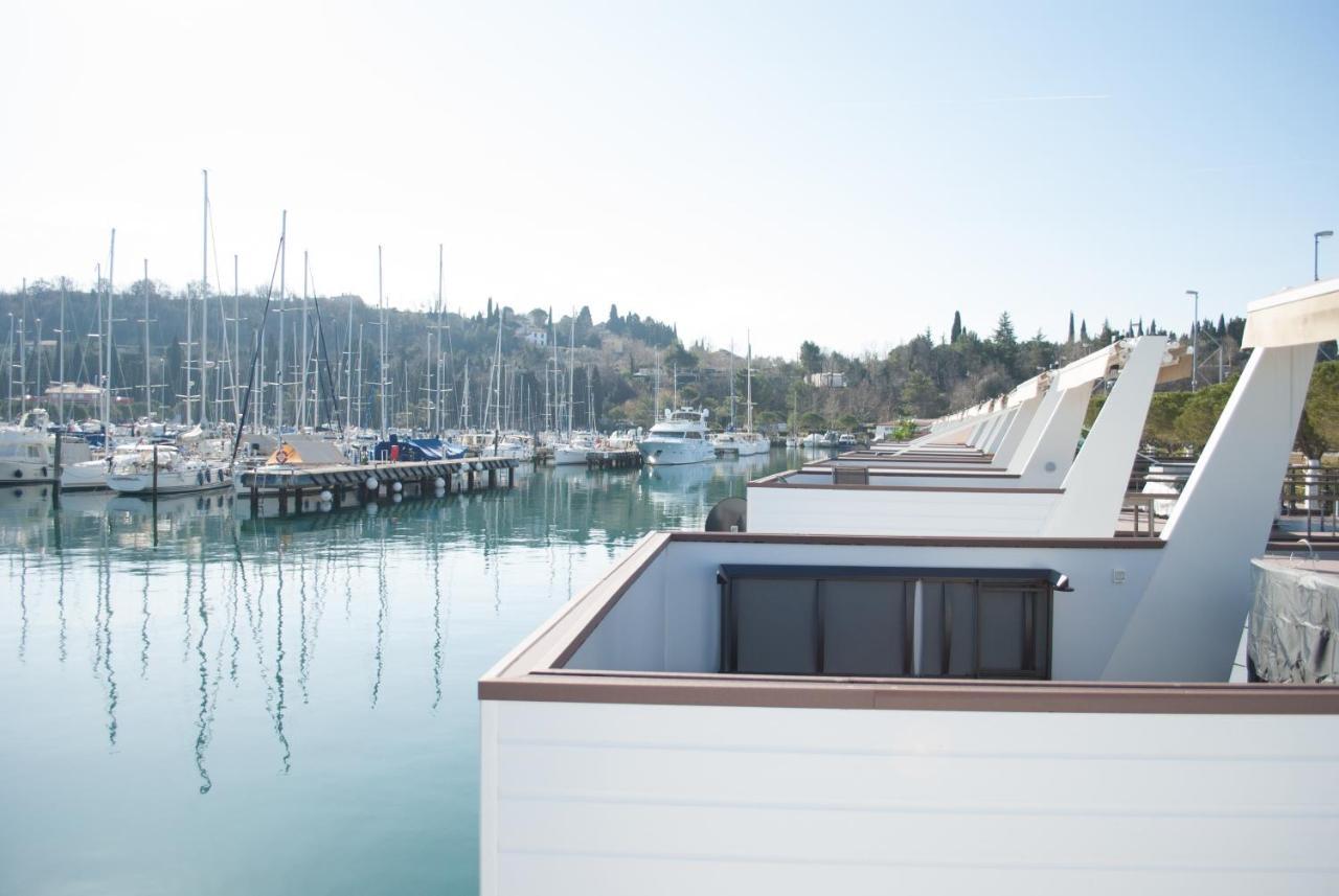 ポルトローシュ Floating House Blue Moonヴィラ エクステリア 写真